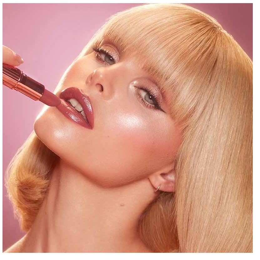 Charlotte Tilbury KISSING Lipstick Bitch Perfect